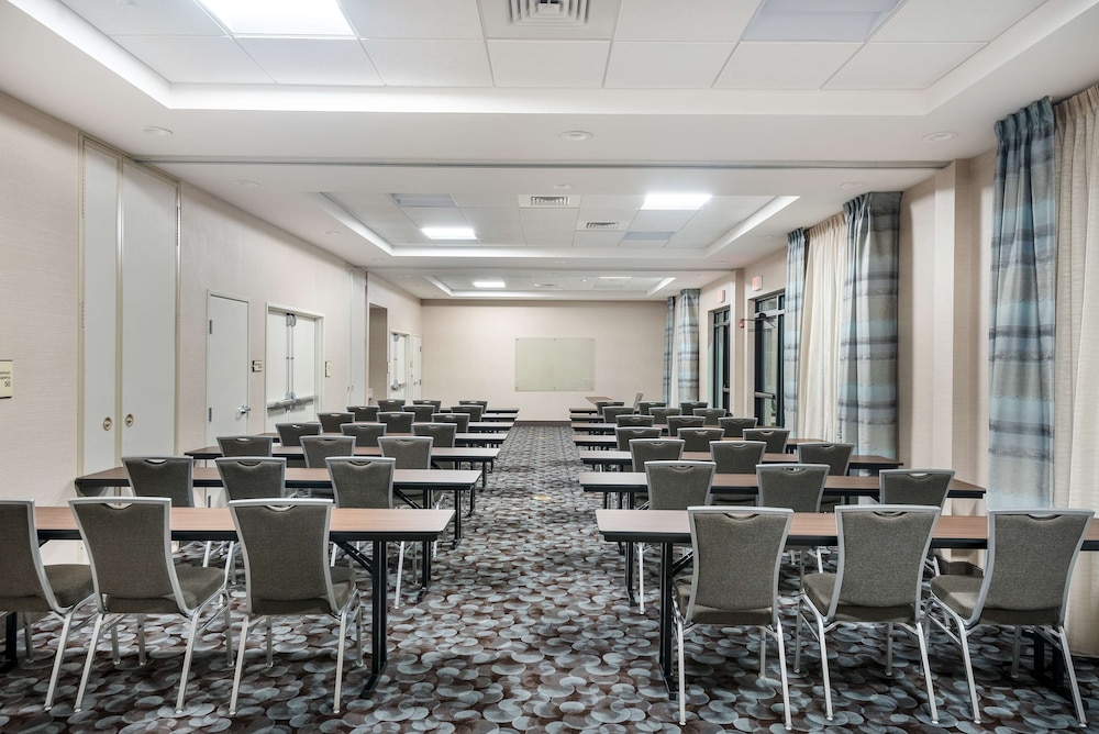 Homewood Suites by Hilton Fayetteville - photo 36
