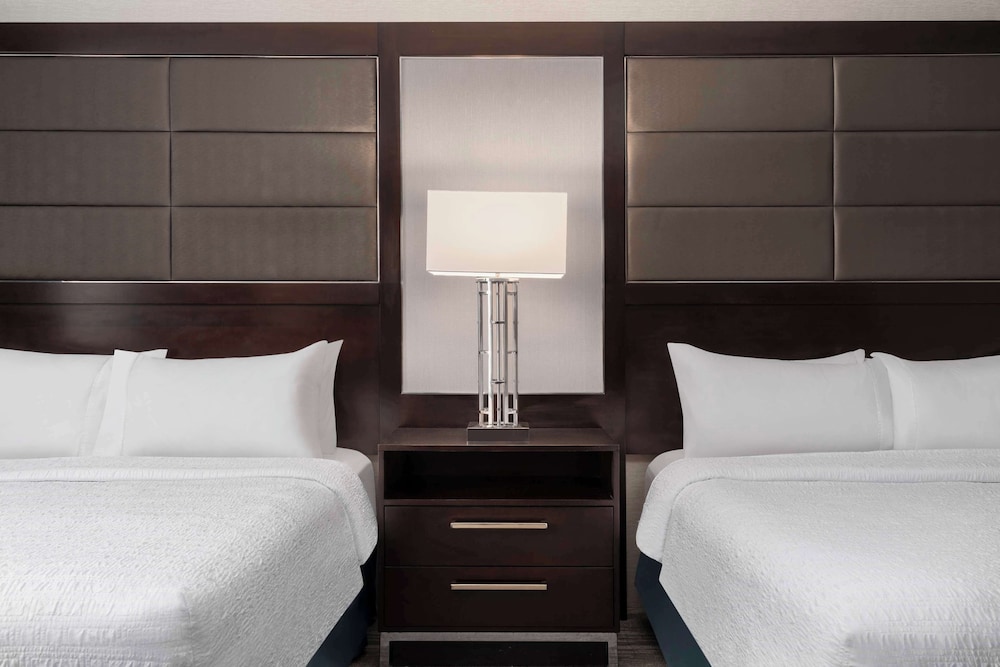 Hampton Inn & Suites Worcester - photo 11