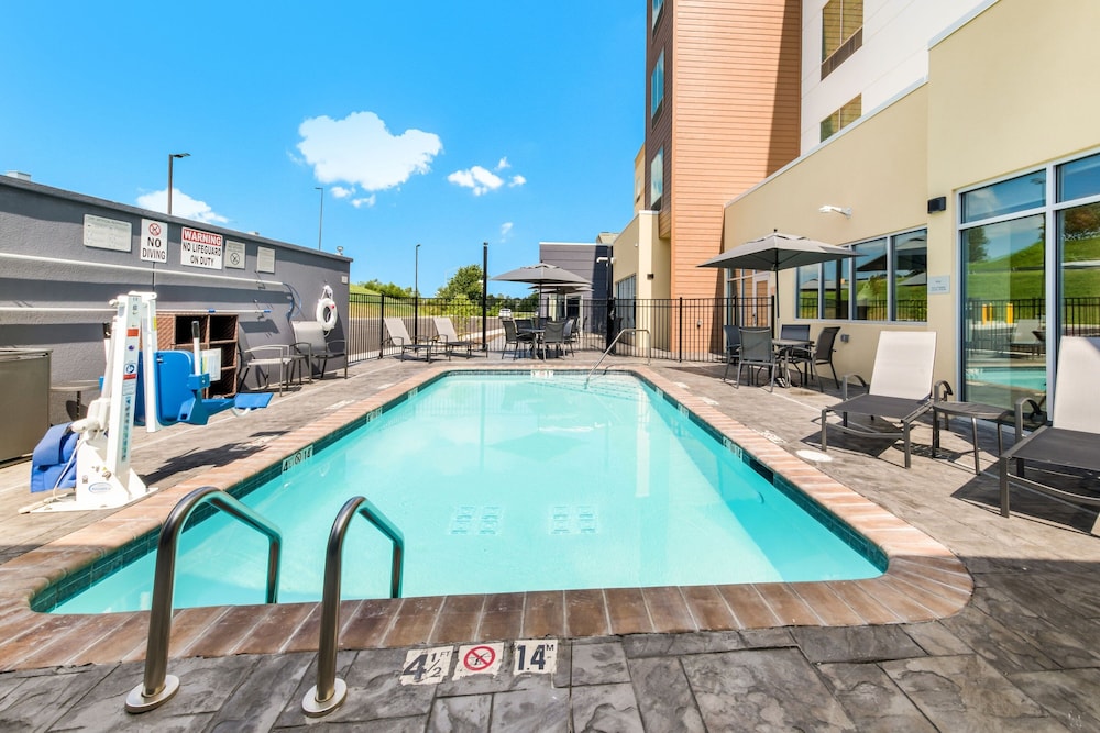 Fairfield by Marriott Inn & Suites Knoxville Clinton - photo 24