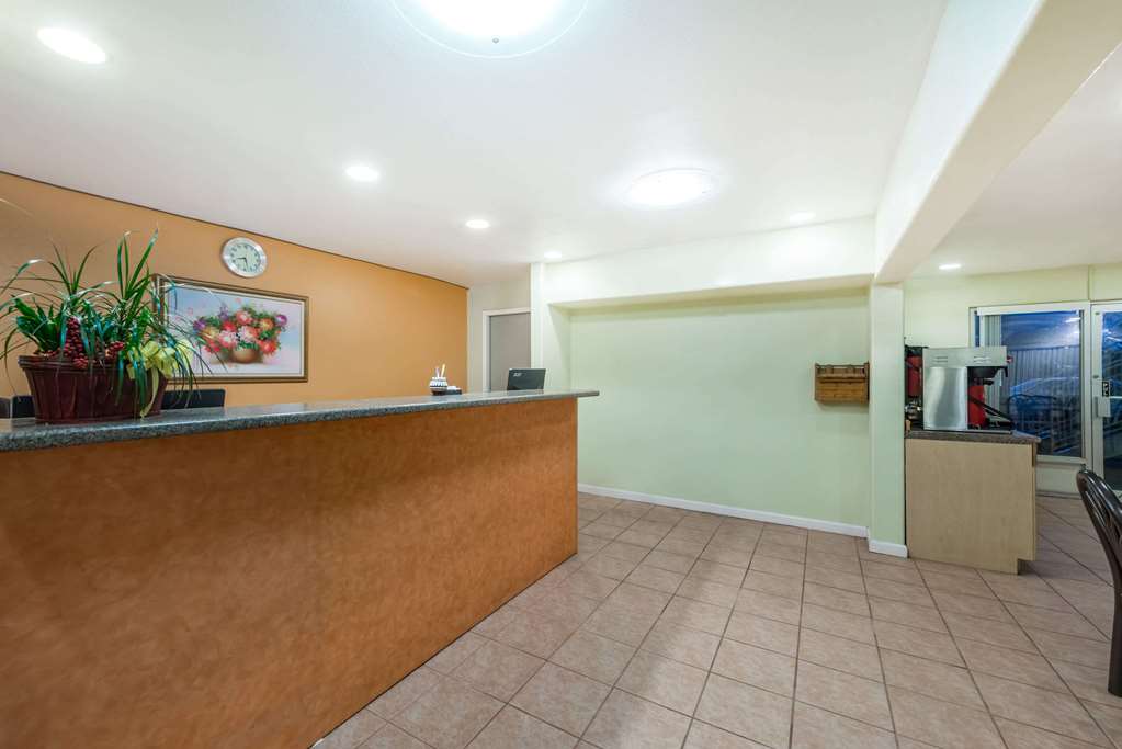 Days Inn by Wyndham Socorro - photo 2