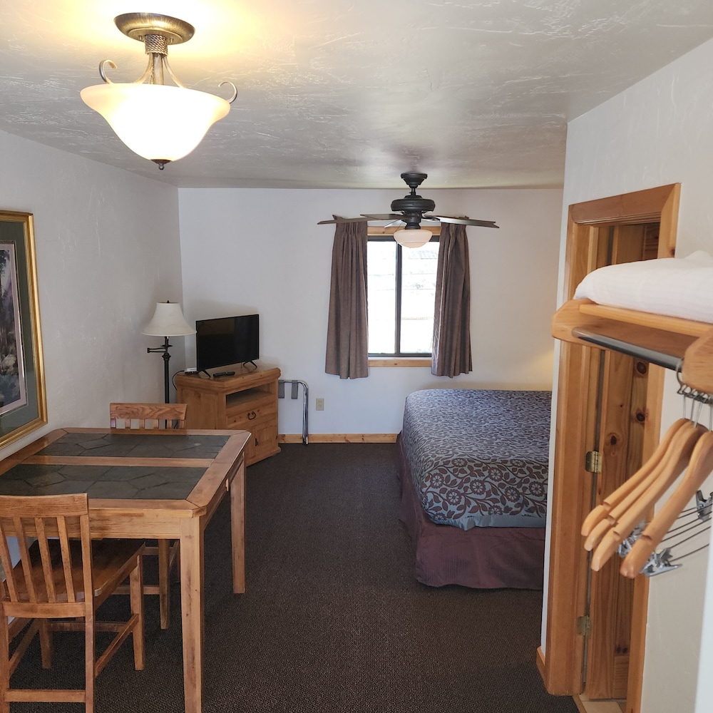 Canyon Motel - photo 16