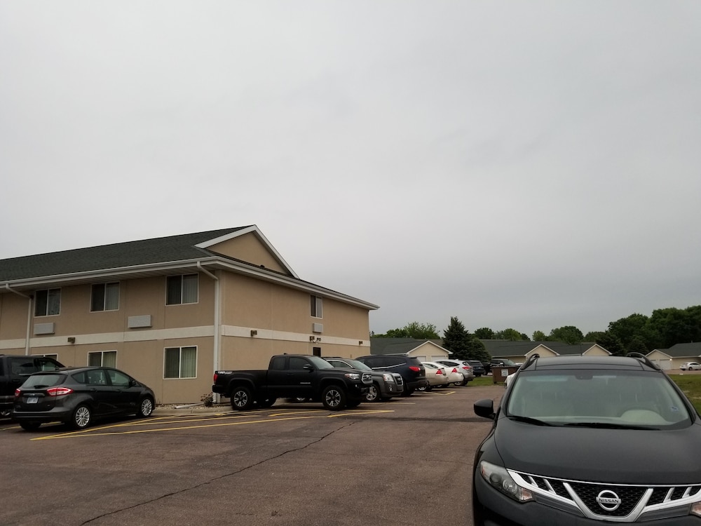 Bilmar Inn & Suites Dell Rapids Near Sioux Falls - photo 198