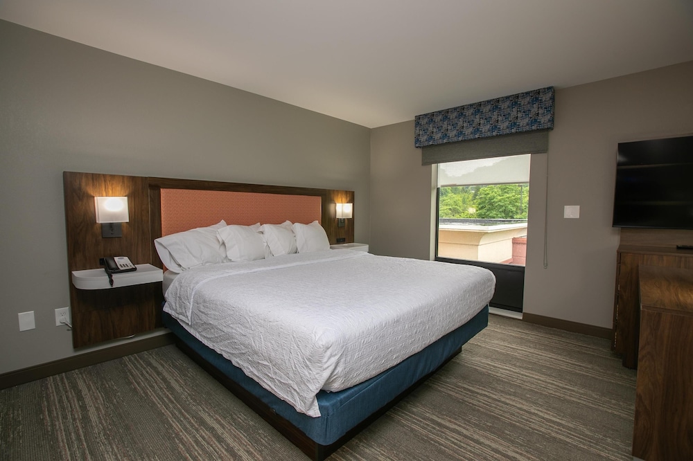 Hampton Inn & Suites Wilder - photo 10