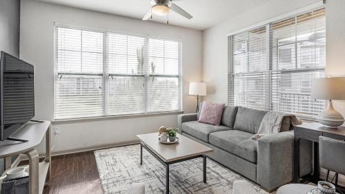 Landing at South Bank 2 Bedrooms in Manchester — 4-Star Luxury Hotel in Richmond, United States