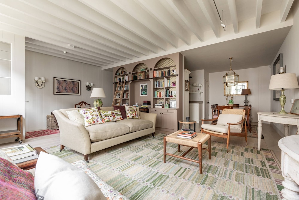 Cranley Mews VI by Onefinestay — 4-Star Luxury Hotel in London, United Kingdom