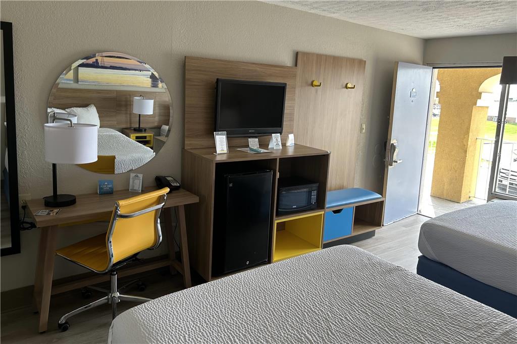 Days Inn by Wyndham Louisville Airport Fair and Expo Center - photo 17