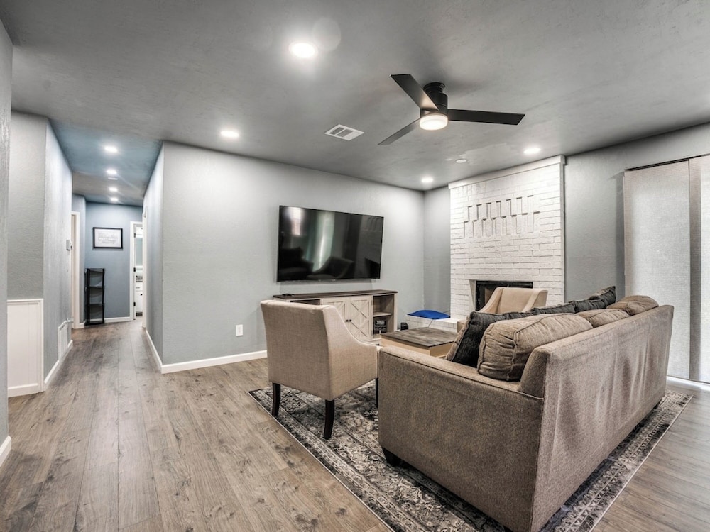 Veteran Owned Home in Quiet OKC — 4-Star Luxury Hotel in Oklahoma City, United States