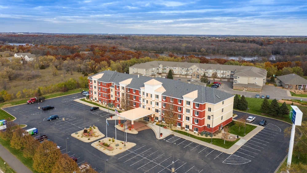 Holiday Inn Express Hotel & Suites St. Cloud by IHG - photo 61