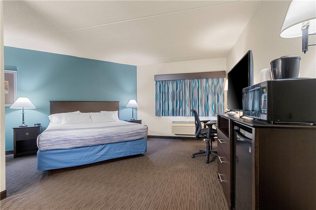 AmericInn by Wyndham Green Bay East - photo 38