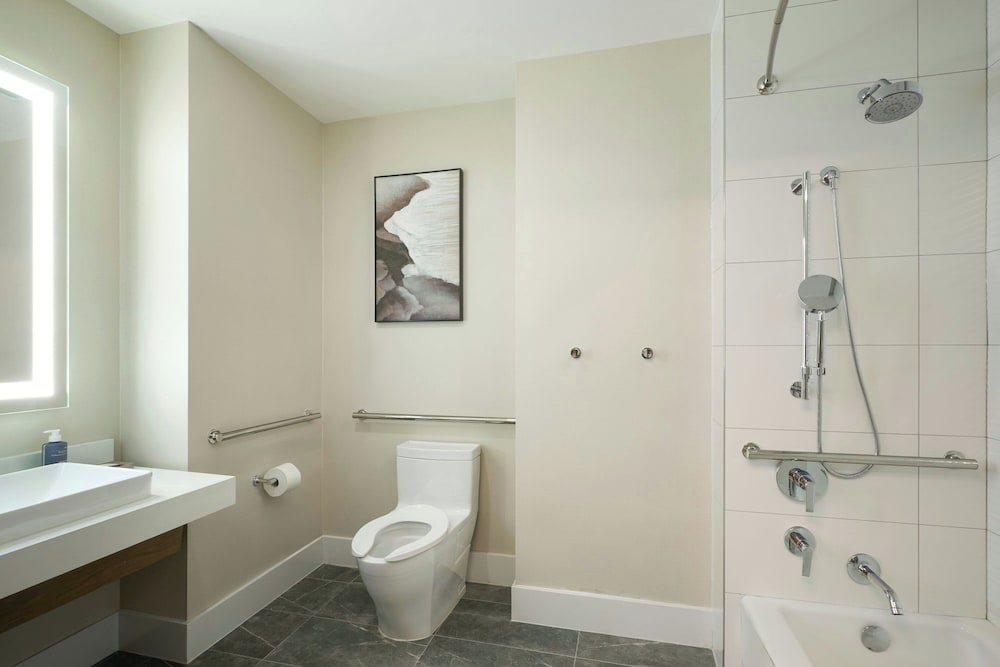 The Westin Flushing LaGuardia Airport - photo 17