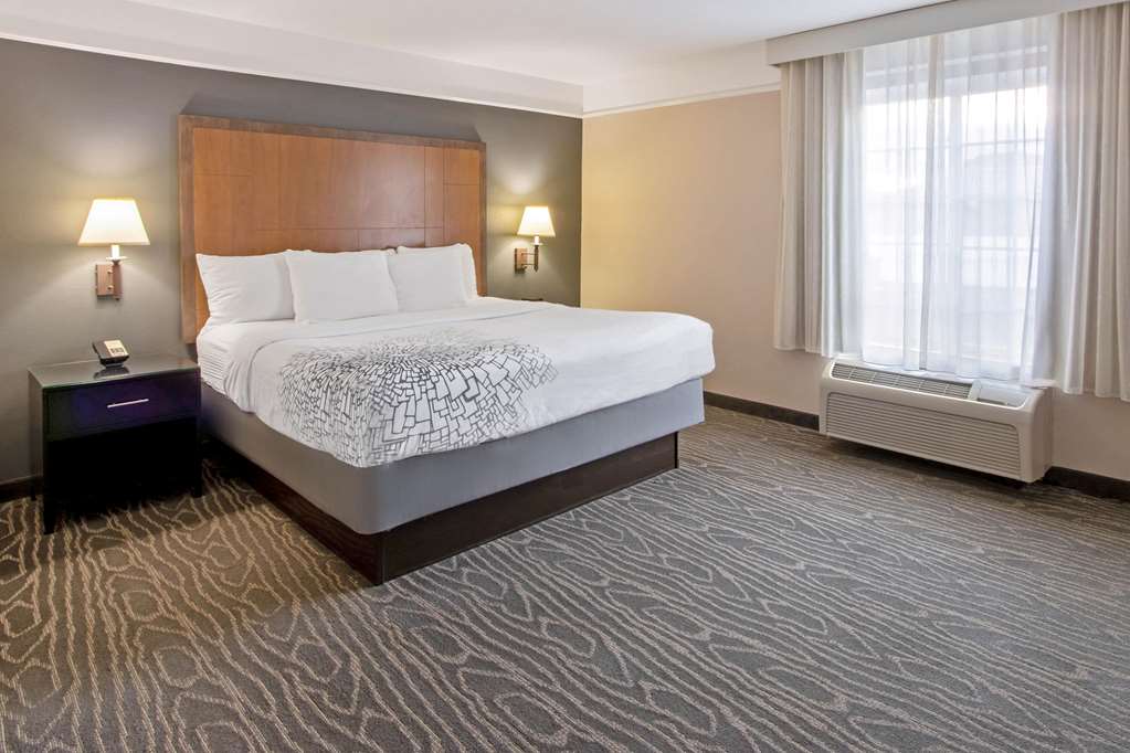 La Quinta Inn & Suites by Wyndham Ruidoso Downs - photo 43