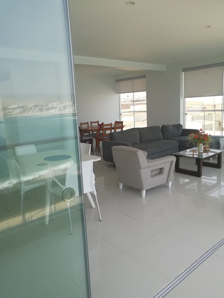 Penascal Surf in San Bartolo, Peru