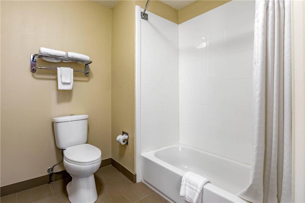 Comfort Inn Walcott near Davenport - photo 24
