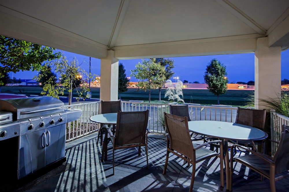 Candlewood Suites Perrysburg by IHG - photo 20
