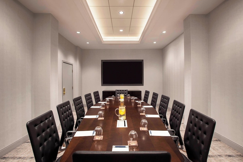 Sheraton Philadelphia University City Hotel - photo 25