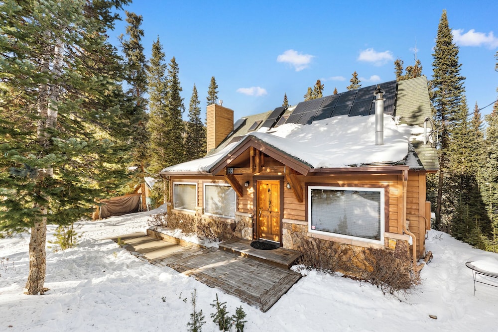 281 Sally Circle by Summit County Mountain Retreats — 4-Star Luxury Hotel in Breckenridge, United States