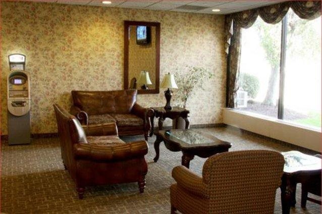Stratford Hotel & Conference Center - photo 8