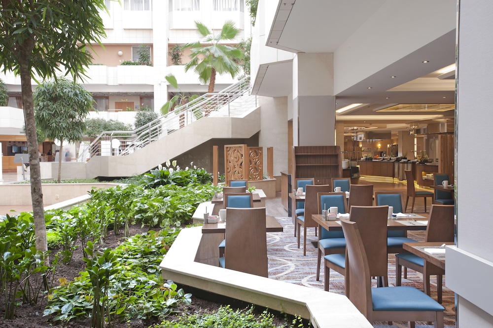 מזון ומשקאות