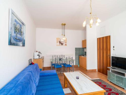 Studio apartment Peco with balcony