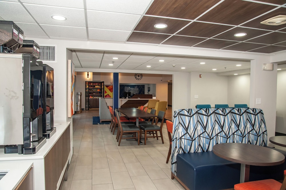 Holiday Inn Express Airport Tucson by IHG - photo 50