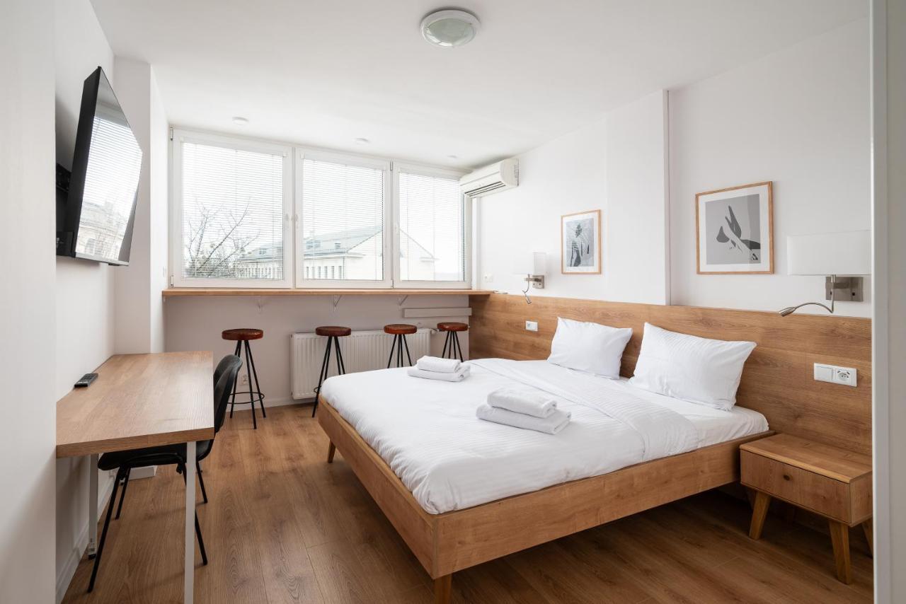 Krasiński Garden Comfort Apartment by BookingHost — 4-Star Luxury Hotel in Warsaw, Poland