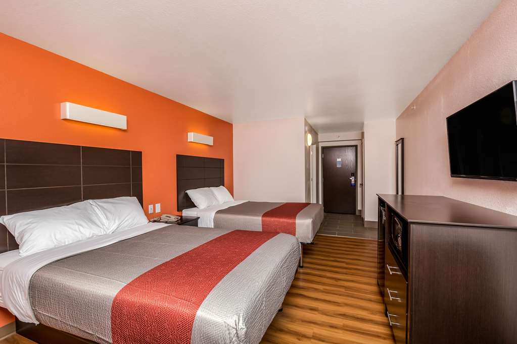 Motel 6 Peoria IL - photo 17