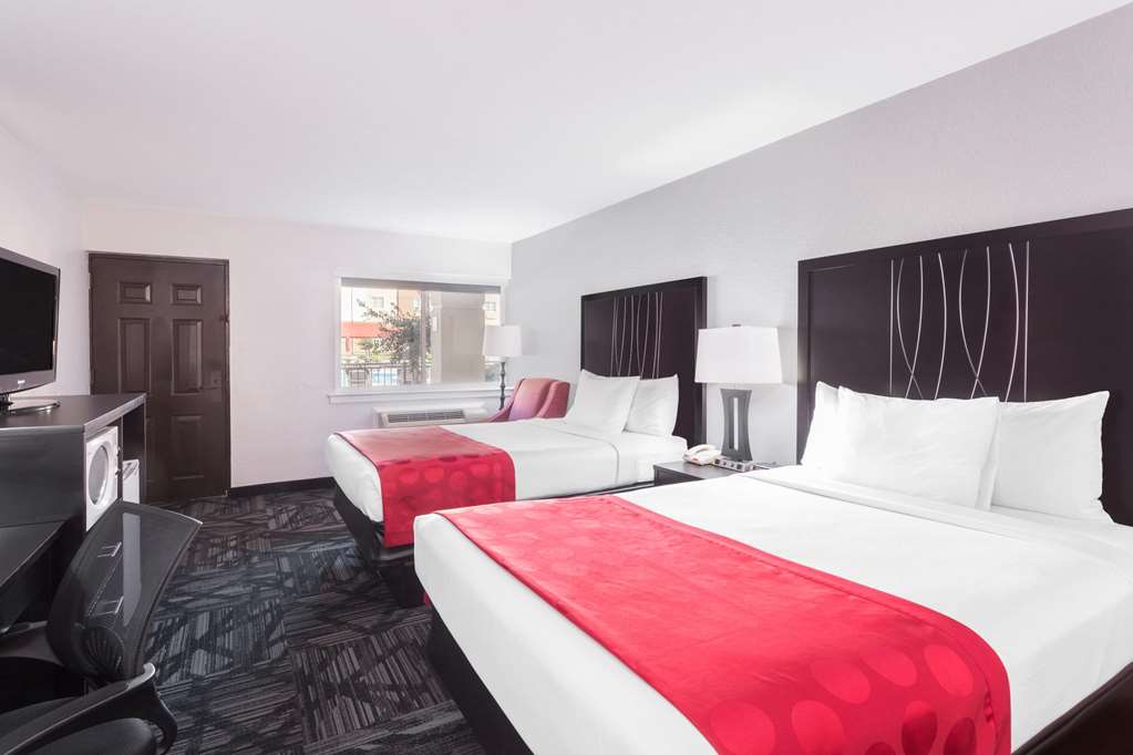 Ramada by Wyndham Tuscaloosa - photo 13