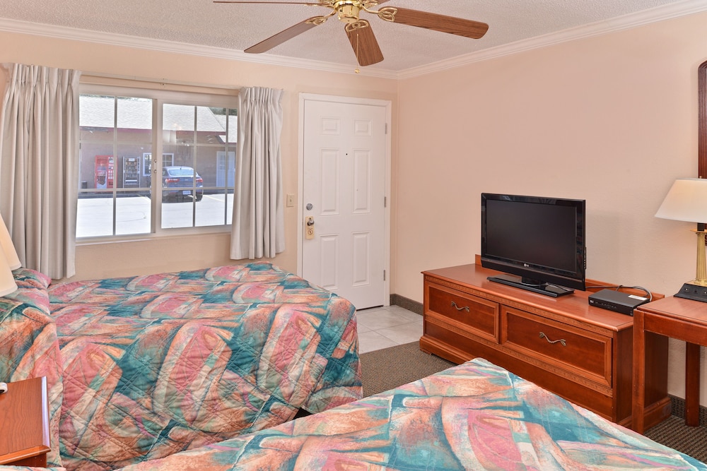 Golden Eagle Motel - photo 7