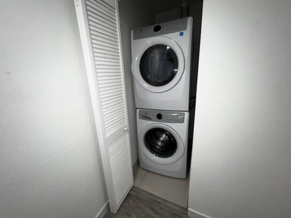 Vacay Spot experience Luna Sky 65 TV BAR BBQ SHOWER massage jets music to FL Keys - photo 29