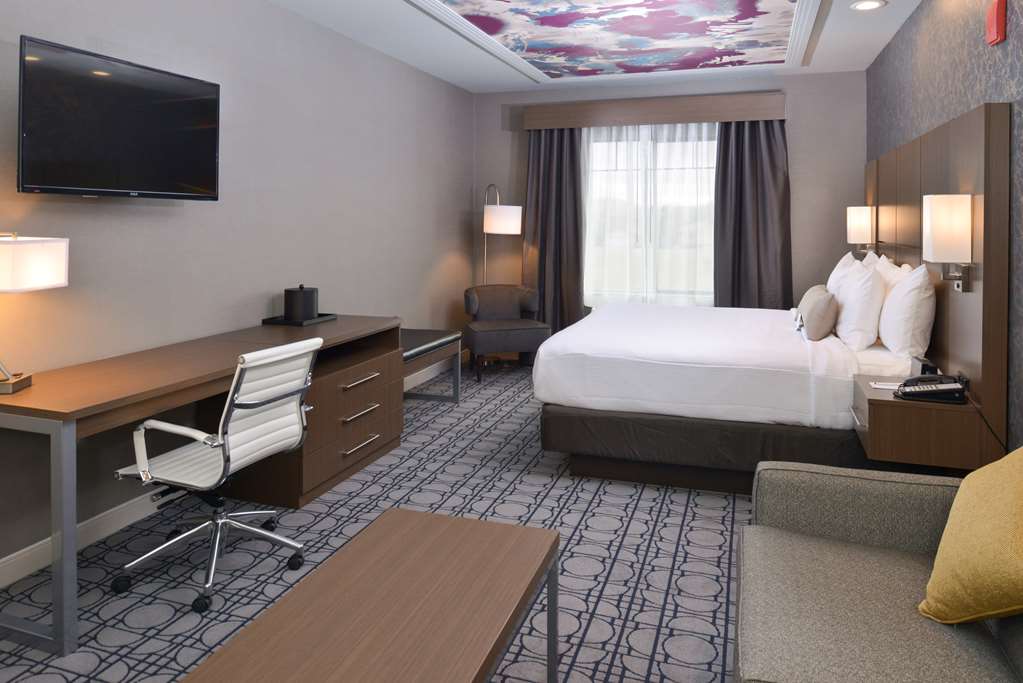 Best Western Plus Coalinga Inn - photo 25