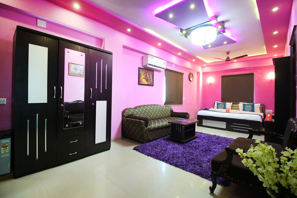 OYO 9240 Hotel Crystal Inn
