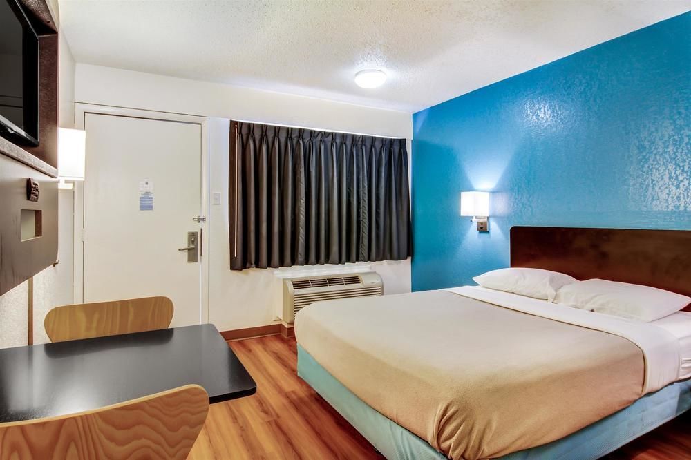 Red Roof Inn Bridgeton - photo 13