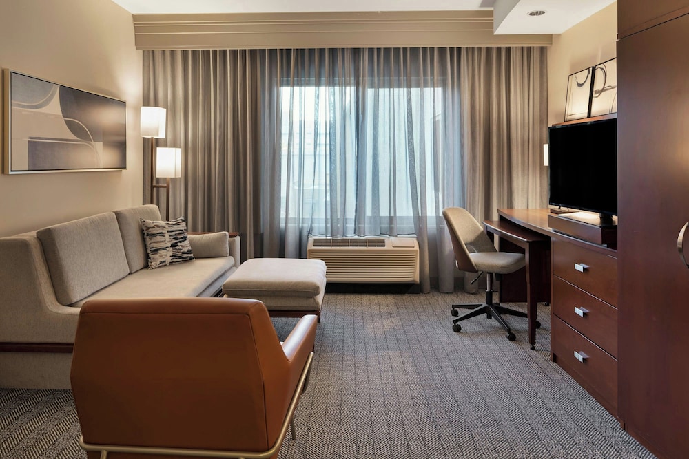 Courtyard by Marriott Long Beach Airport - photo 10
