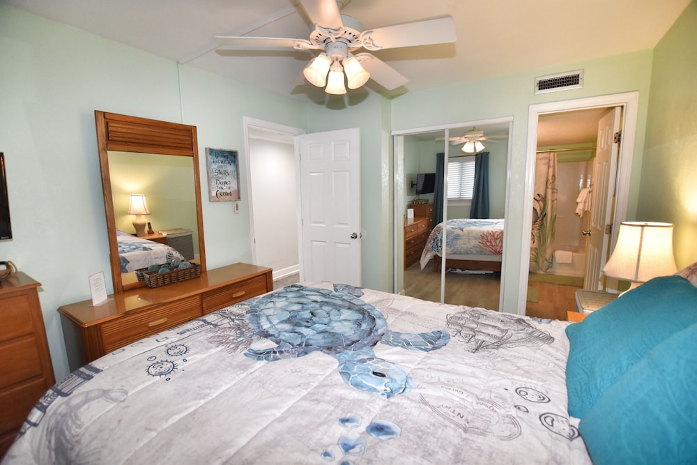 0406 Waters Edge Resort 1 Bedroom Condo by RedAwning - photo 5