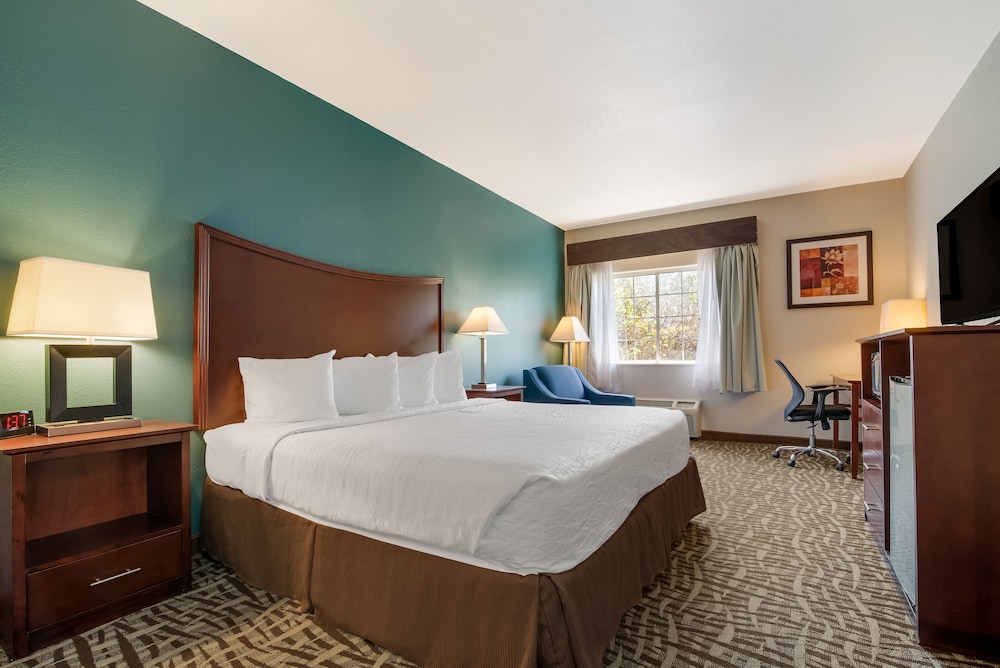 SureStay Plus Hotel by Best Western Topeka Northwest - photo 5