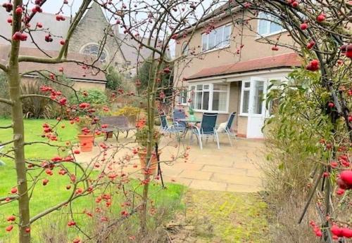 The Garden Apartment Beautiful spacious garden apartment with two bedrooms and two parking spaces