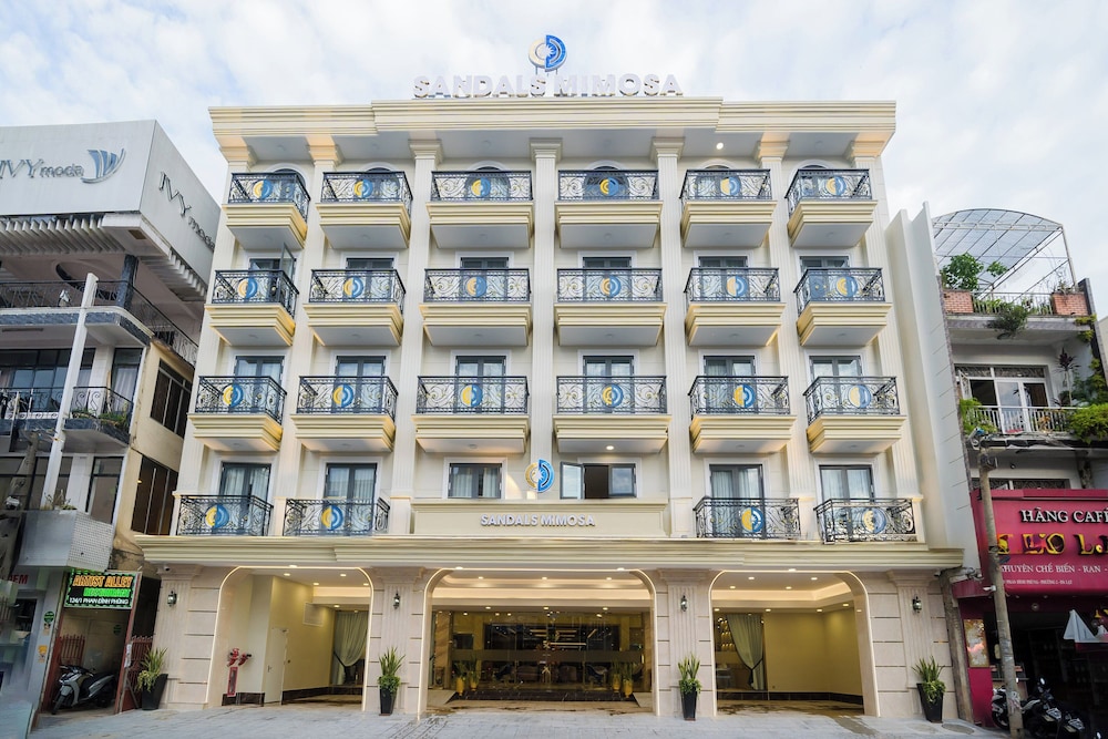 Sandals Mimosa in Da Lat, Vietnam