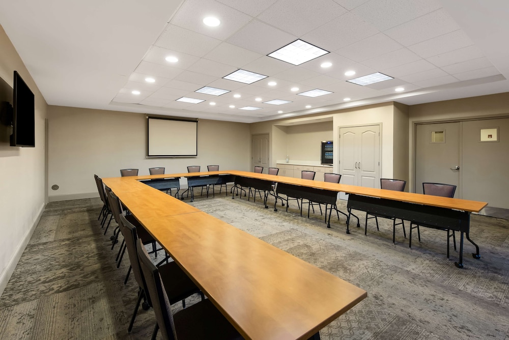 Hilton Garden Inn Columbus Grove City - photo 47