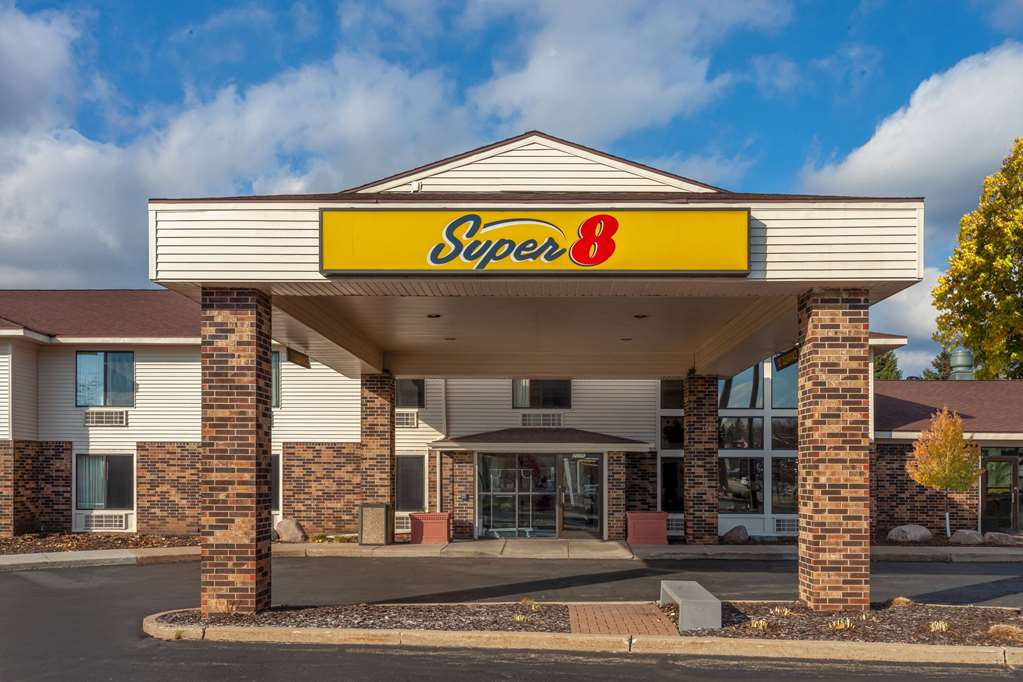Super 8 by Wyndham Wausau - photo 2