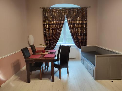Zámecký apartmán Castle apartment — Stribro — photo 5