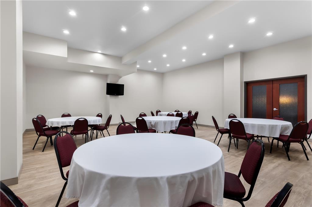Comfort Suites Yukon SW Oklahoma City - photo 33