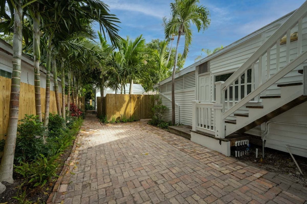 Southern Palms - photo 14