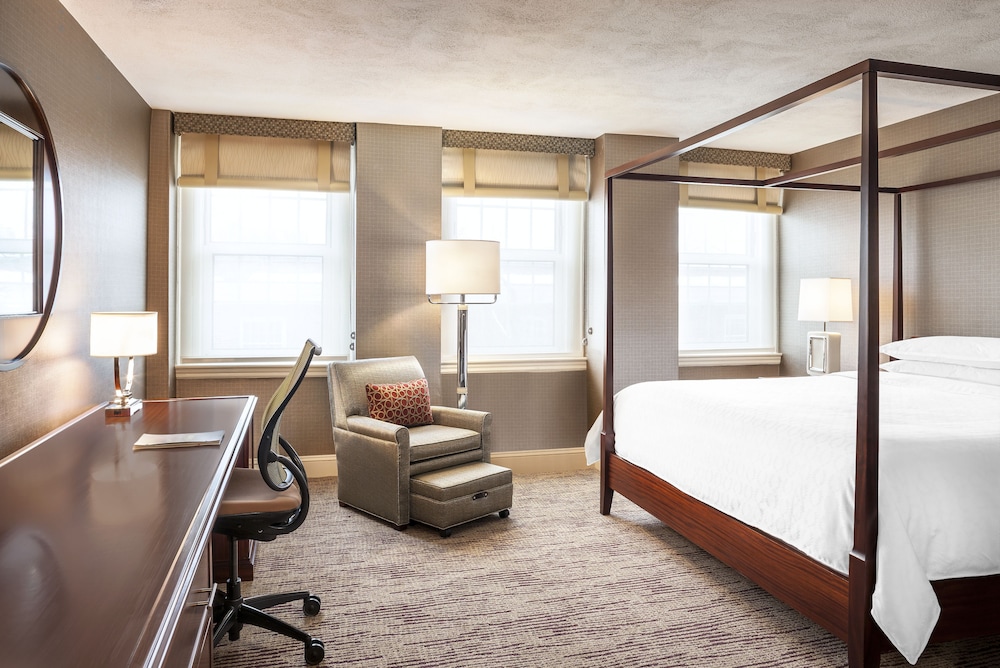 Sheraton Commander Hotel - photo 7