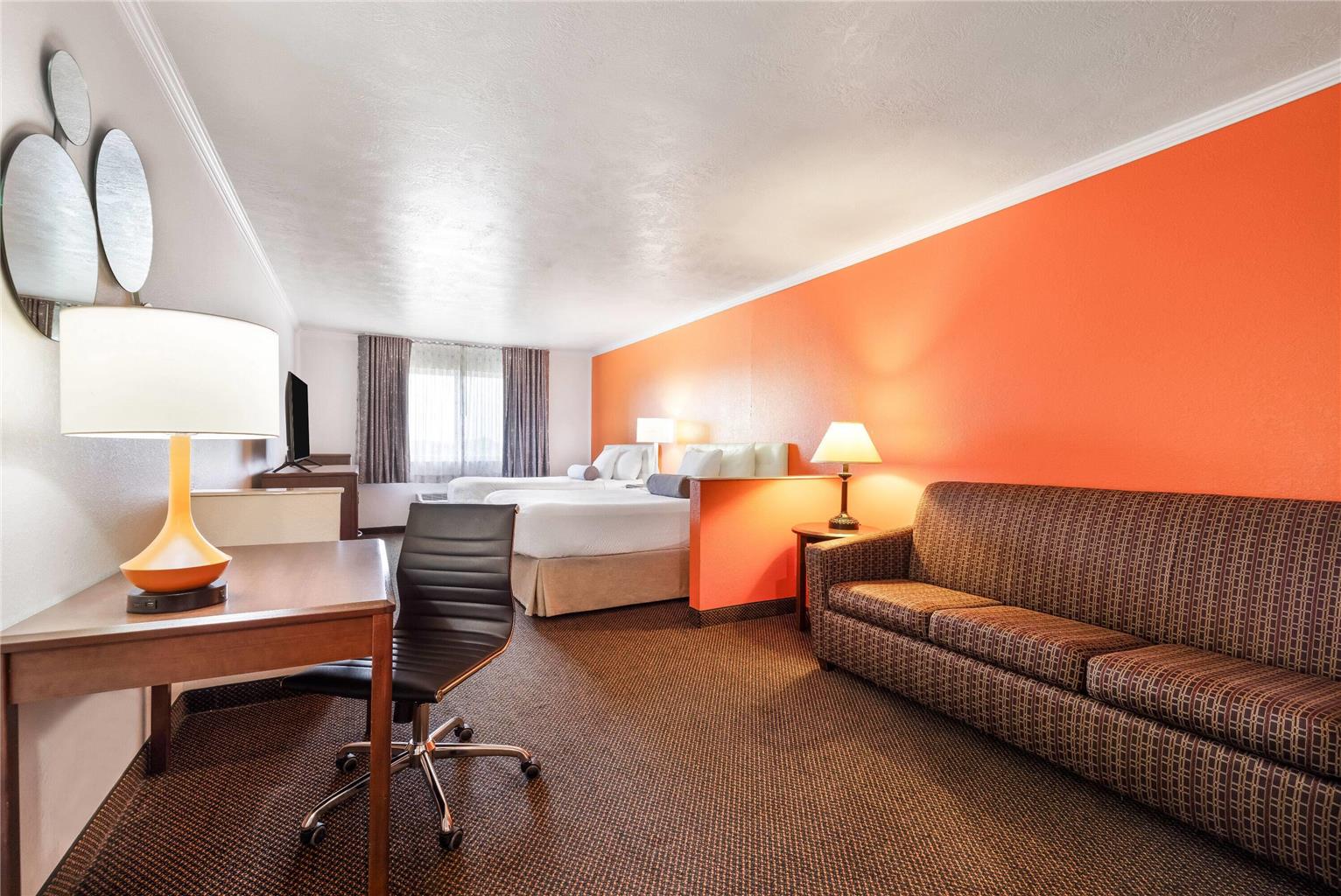 Howard Johnson Hotel & Suites by Wyndham Oacoma - photo 21
