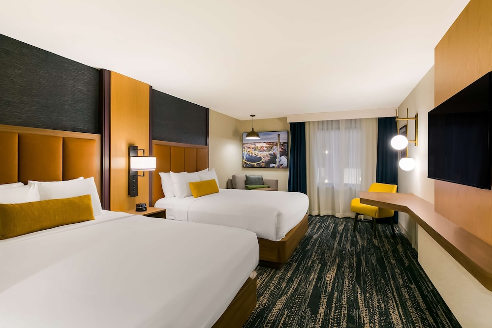 Best Western Premier The Central Hotel & Conference Center - photo 8