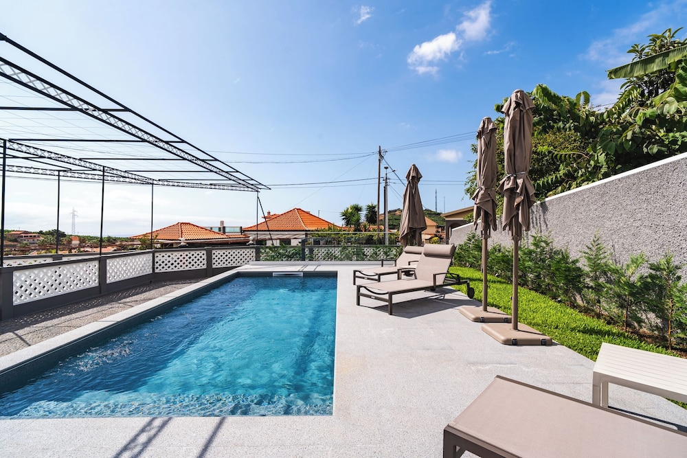 Luxury Retreat In Camara De Lobos — Camara De Lobos