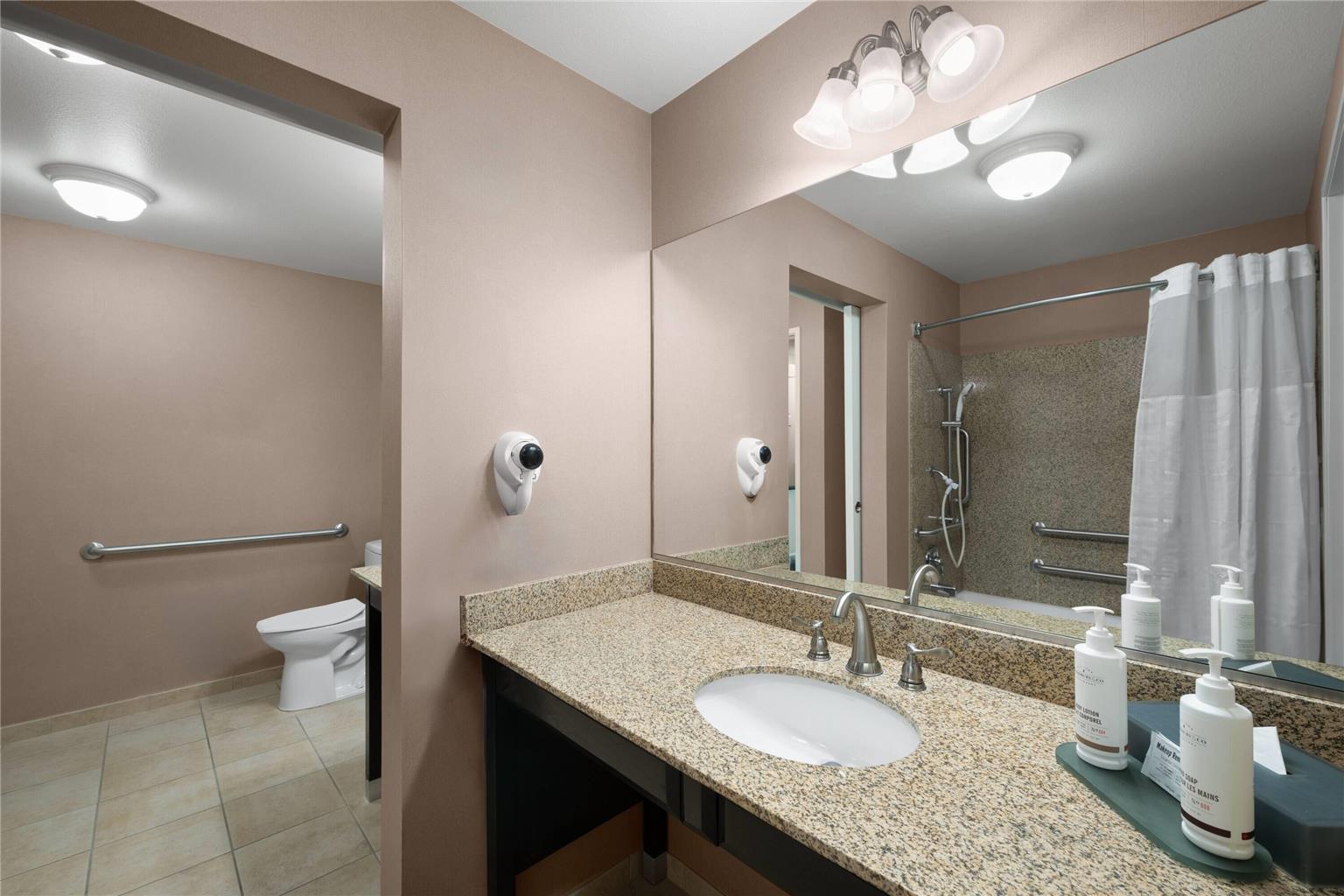 La Quinta Inn & Suites by Wyndham Paso Robles - photo 47