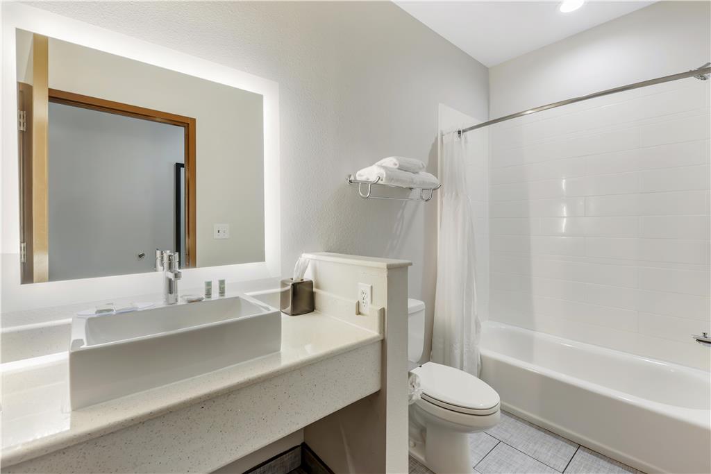 Best Western Green Oaks Inn & Suites - photo 30