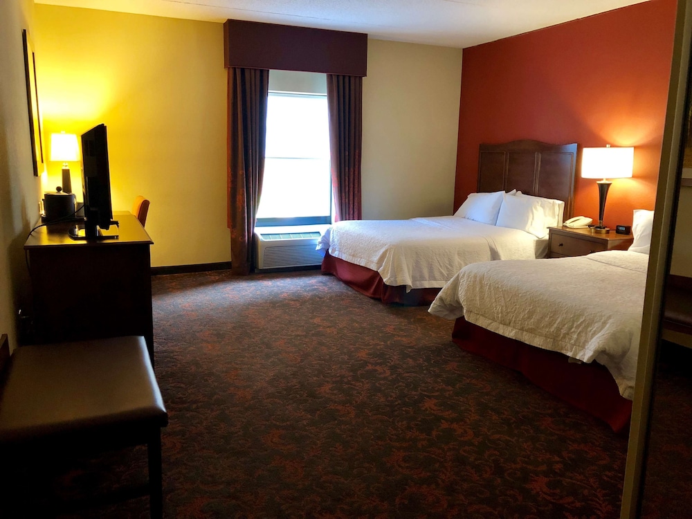 Hampton Inn & Suites Woodstock VA - photo 34