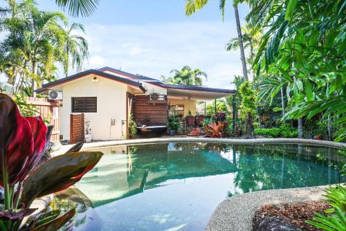 Sudbury Shores Beach House — 4-Star Luxury Hotel in Kewarra Beach, Australia